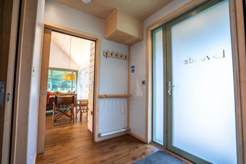 Lavender Lodge, hot tub lodge at Brecon View Eco Retreat